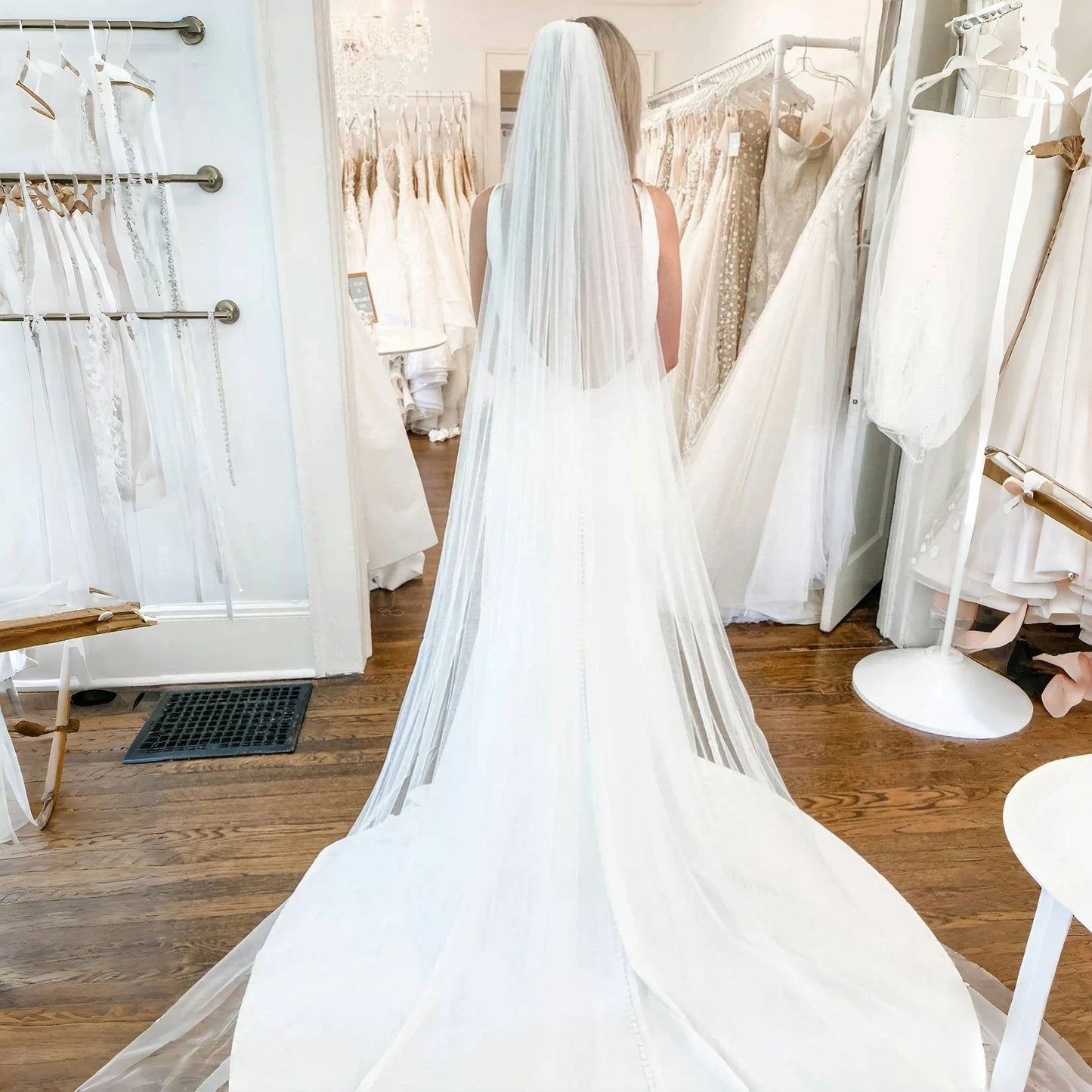 Classic Minimalist Single-Tier Wedding Veil