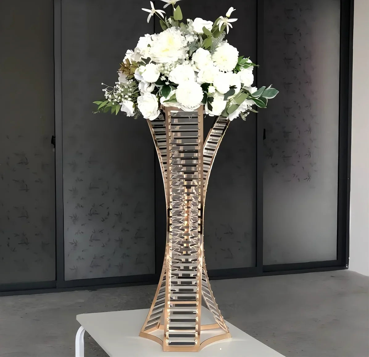 "Aurelia" Tall Gold Centerpiece Stand for Wedding Tables